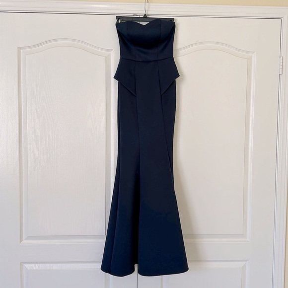 Prom dress size 1 strapless navy blue scuba like evening gown w/ peplums on hips - Picture 2 of 11